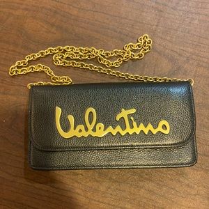 VALENTINO by Mario Valentino large chain crossbody